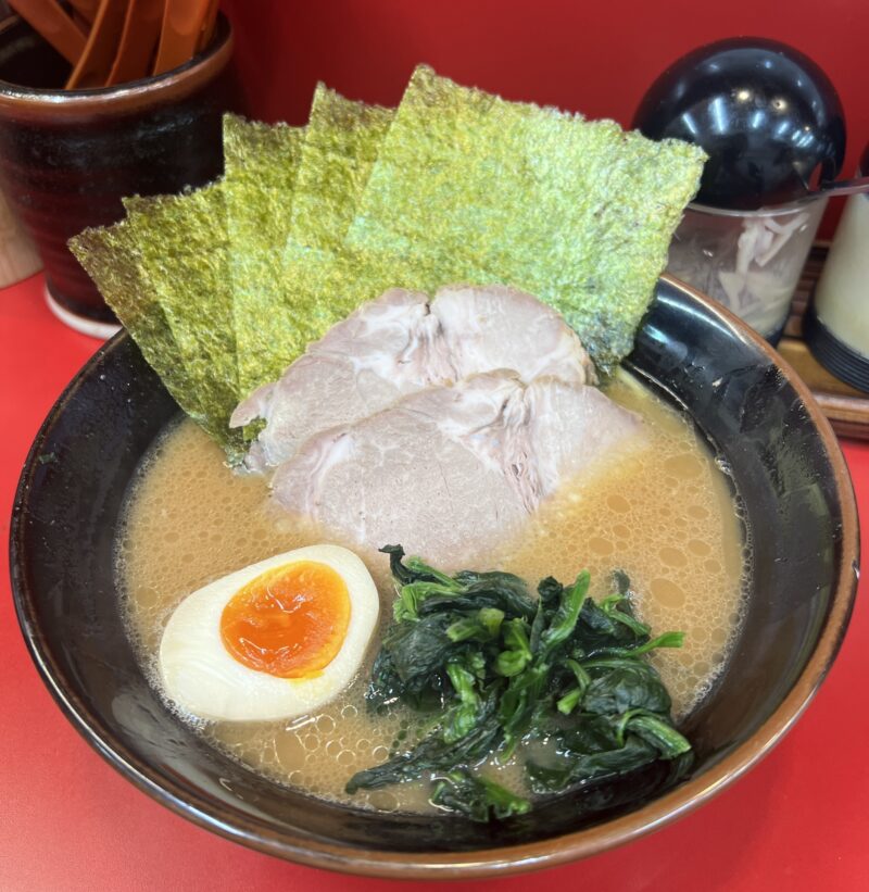 「吟屋」豚骨醤油ラーメン